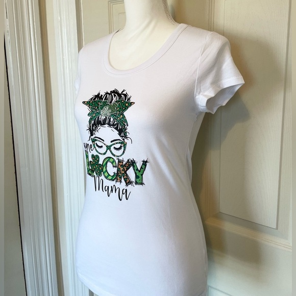 No Boundaries Custom St. Patrick’s Day Lucky Mama Scoop Tee Juniors Small (3-5) - Picture 5 of 12